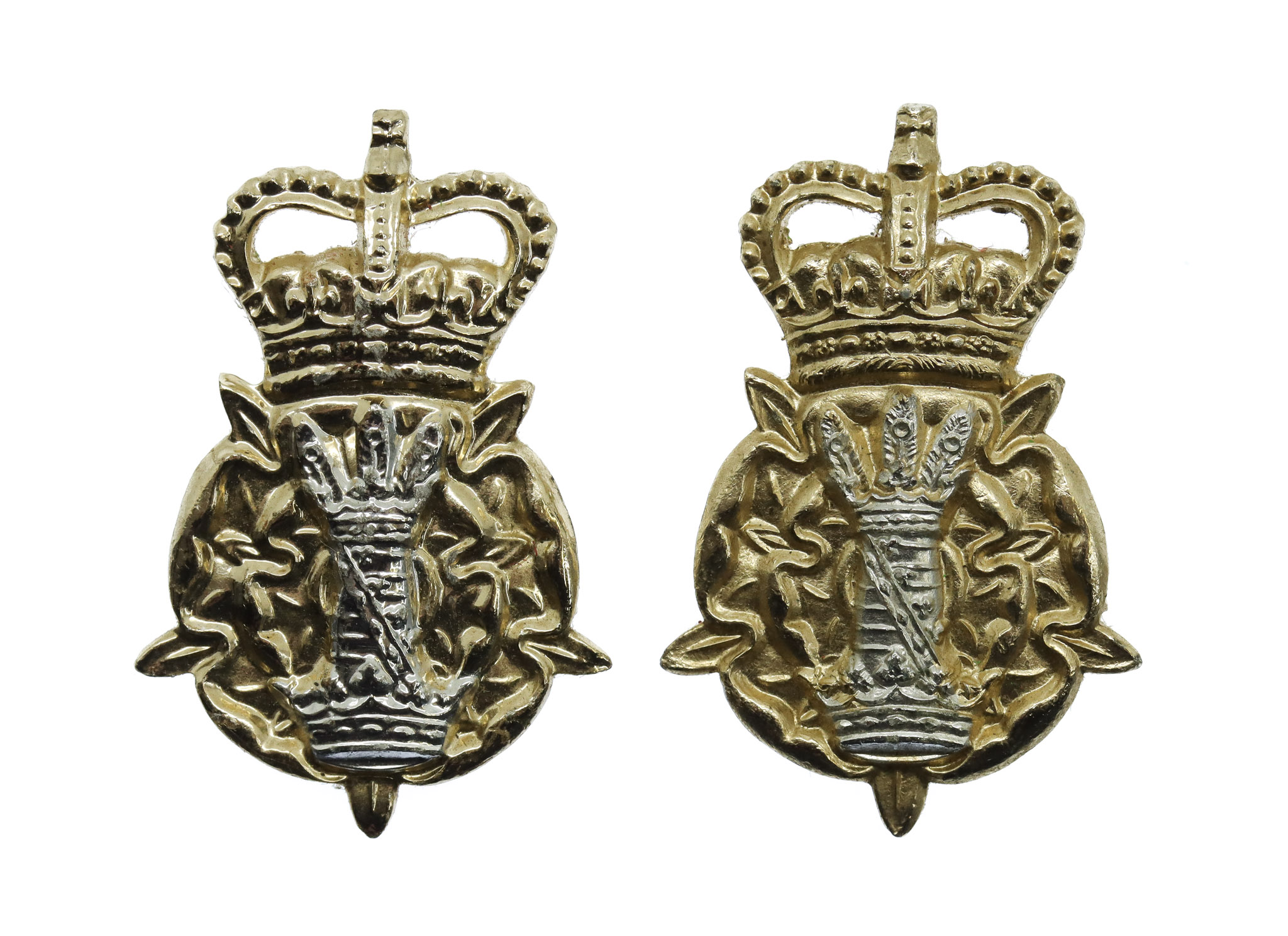 Pair of Leicestershire & Derbyshire Yeomanry Anodised (Staybrite) Collar Badges