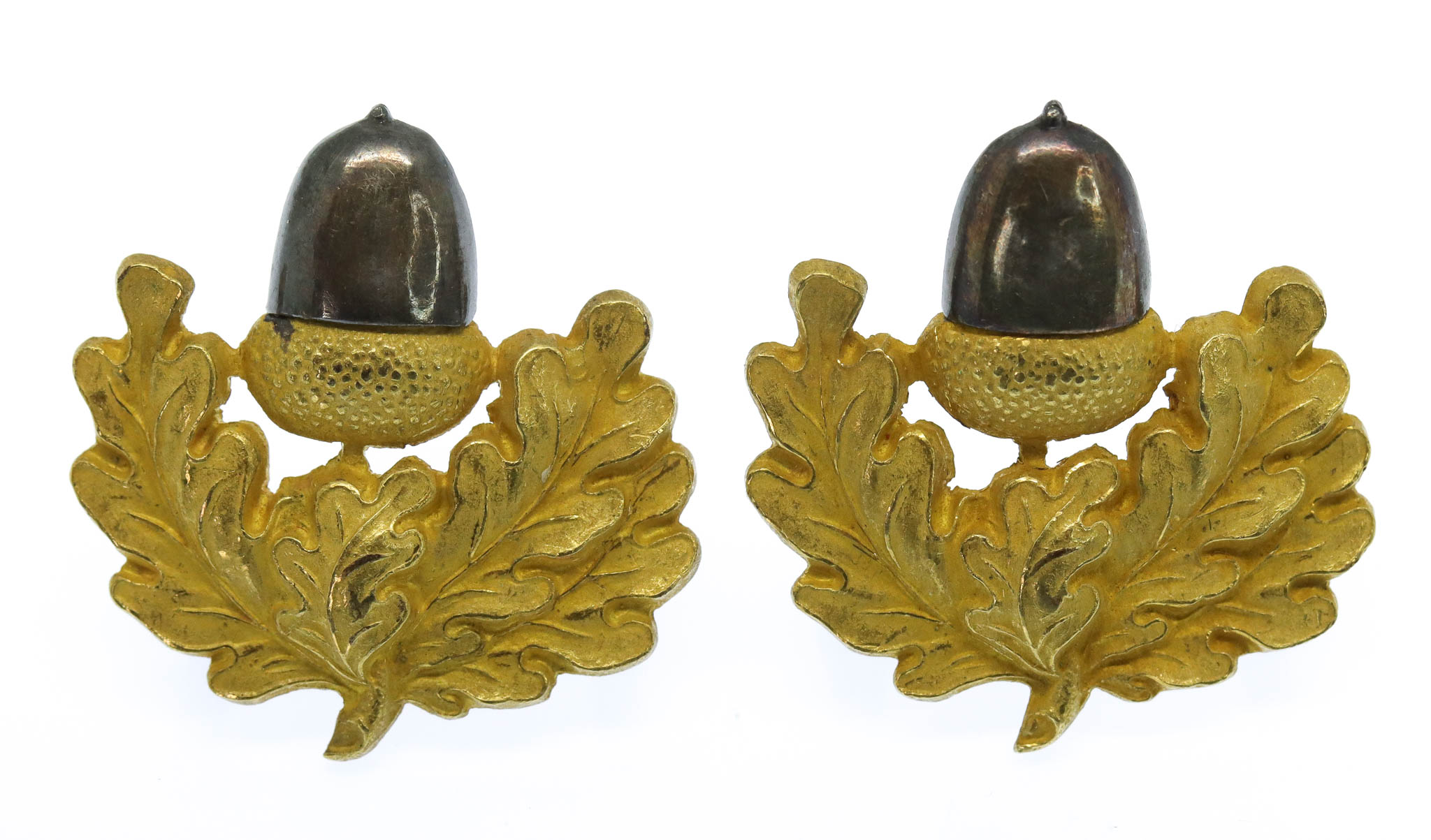 Pair of Cheshire Regiment Officer's Collar Badges