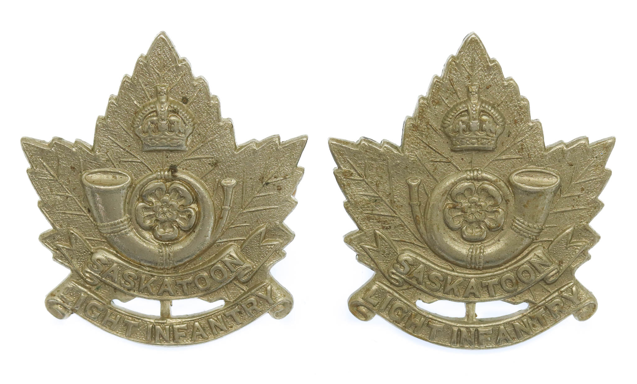Pair of Canadian Saskatoon Light Infantry Collar Badges - King's Crown