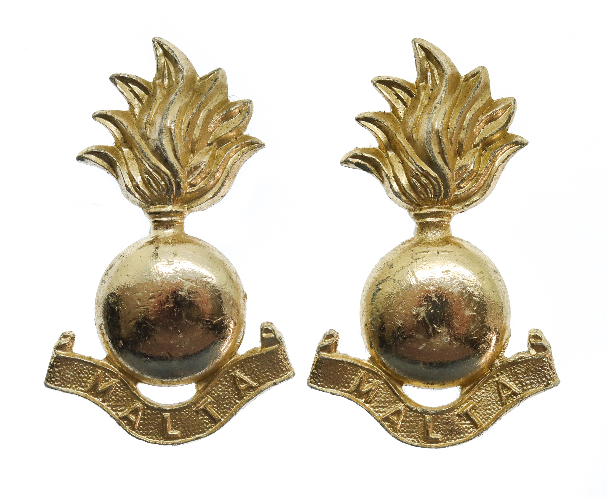 Pair of Royal Malta Artillery Anodised (Staybrite) Collar Badges