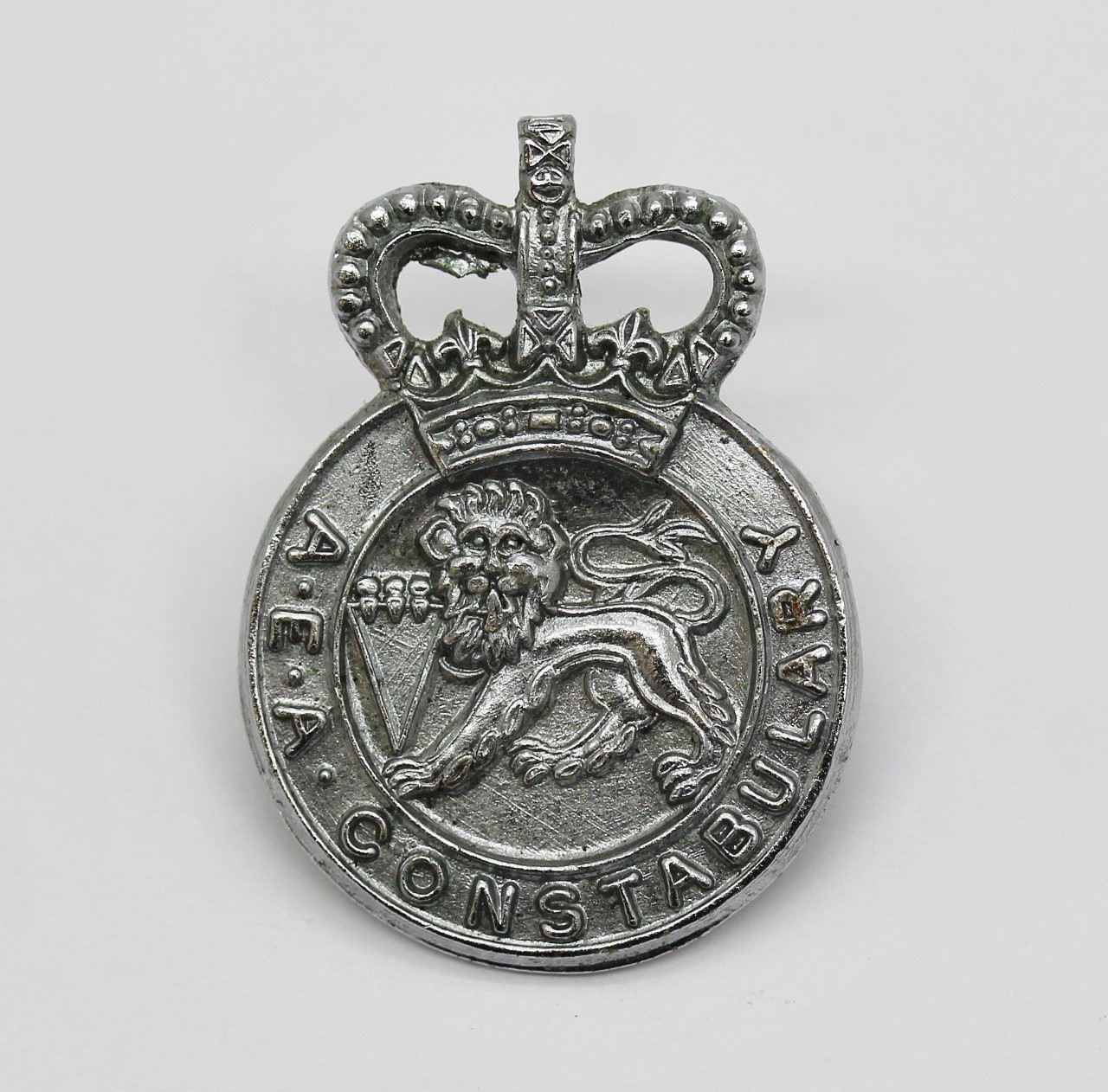 United Kingdom Atomic Energy Authority (U.K.A.E.A.) Collar Badge - Queen's Crown
