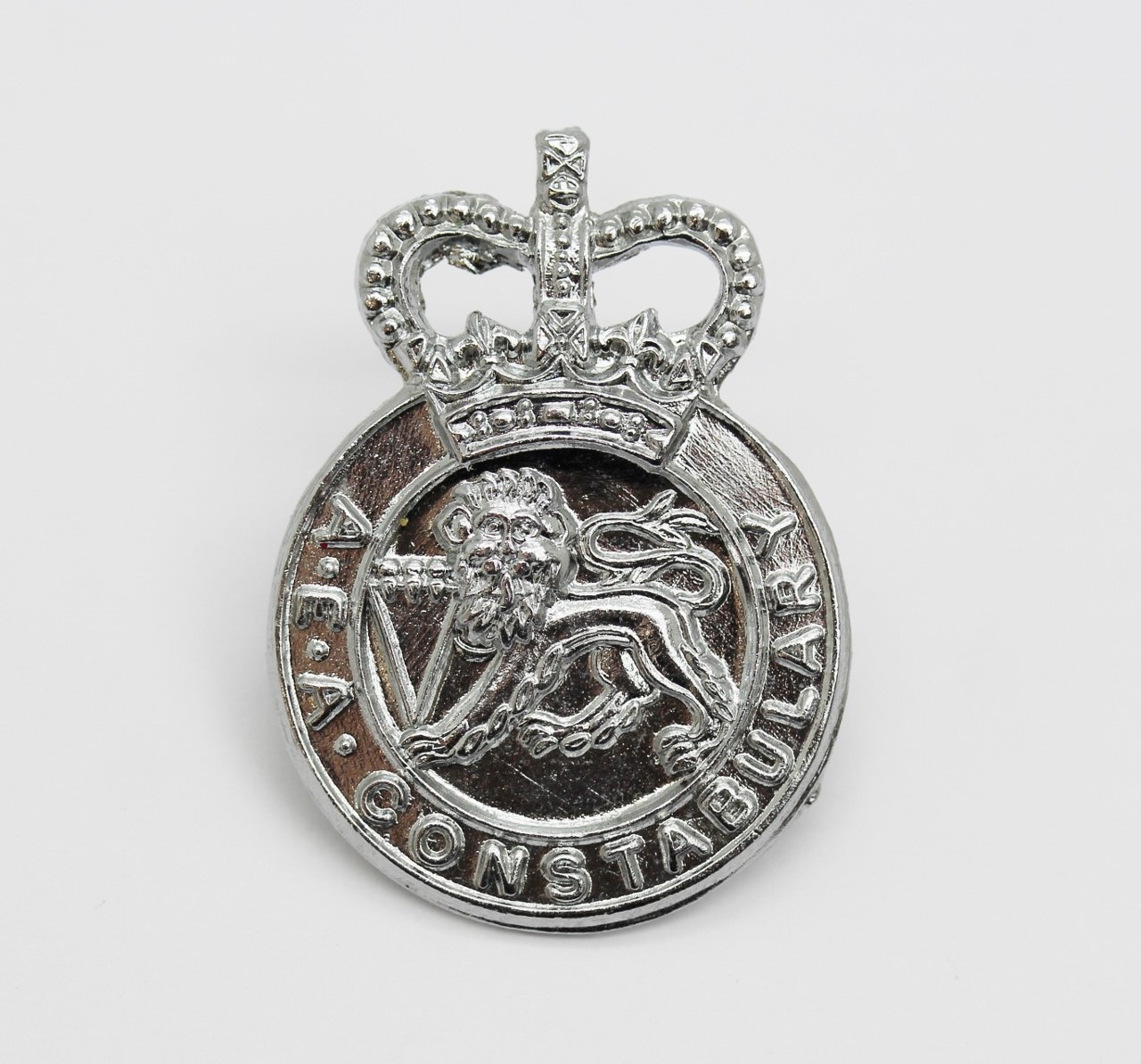 United Kingdom Atomic Energy Authority ( U.K.A.E.A.) Collar Badge - Queen's Crown