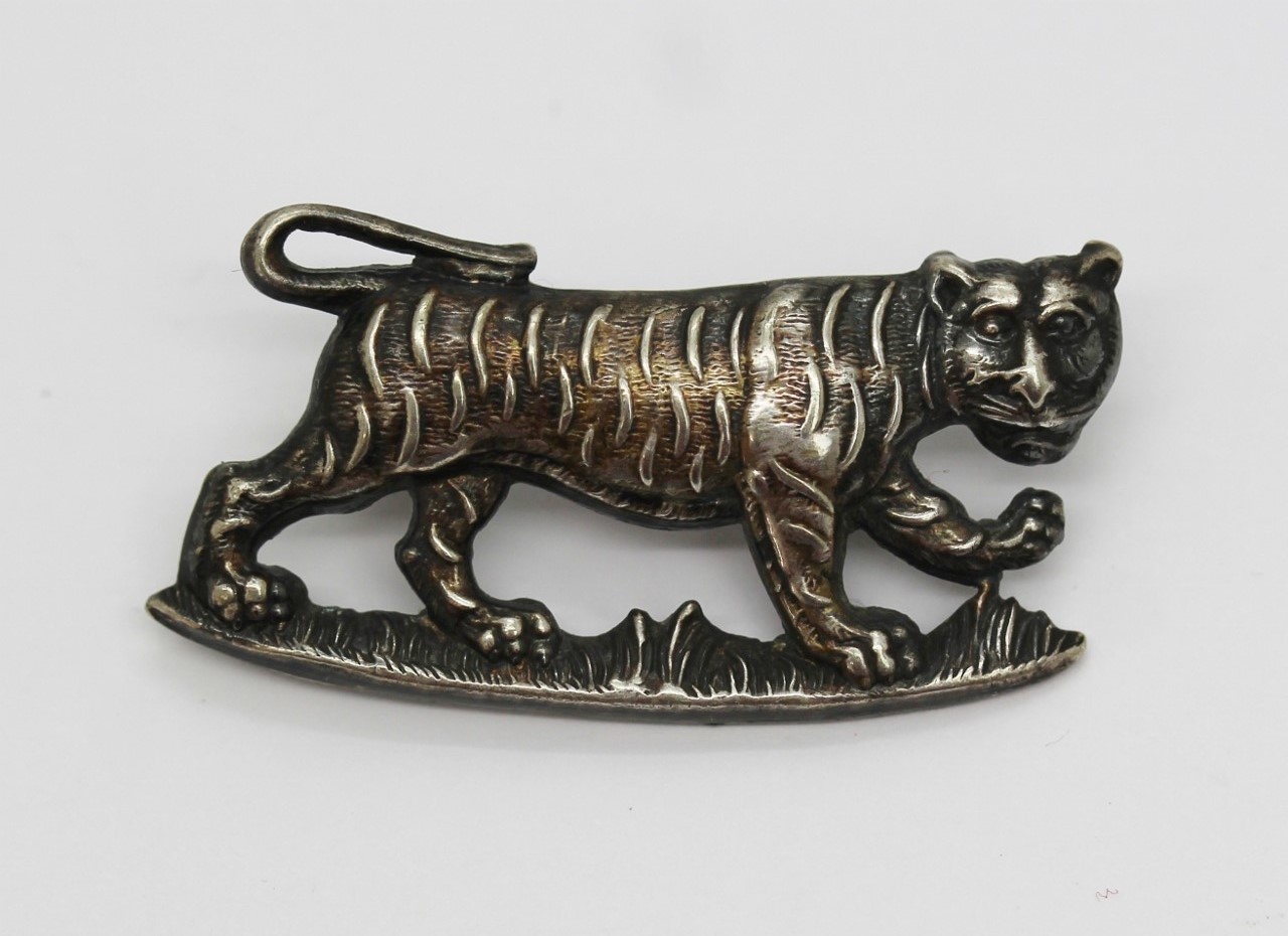 Victorian 1st (Hallamshire) Volunteer Bn. York & Lancaster Regiment Officer's Silver Collar Badge