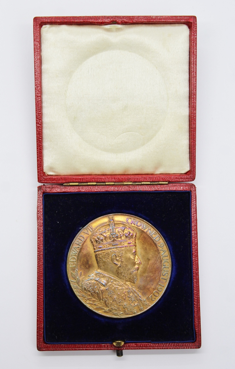Large Bronze 1902 King Edward VII Coronation Medal Medallion in Fitted Case