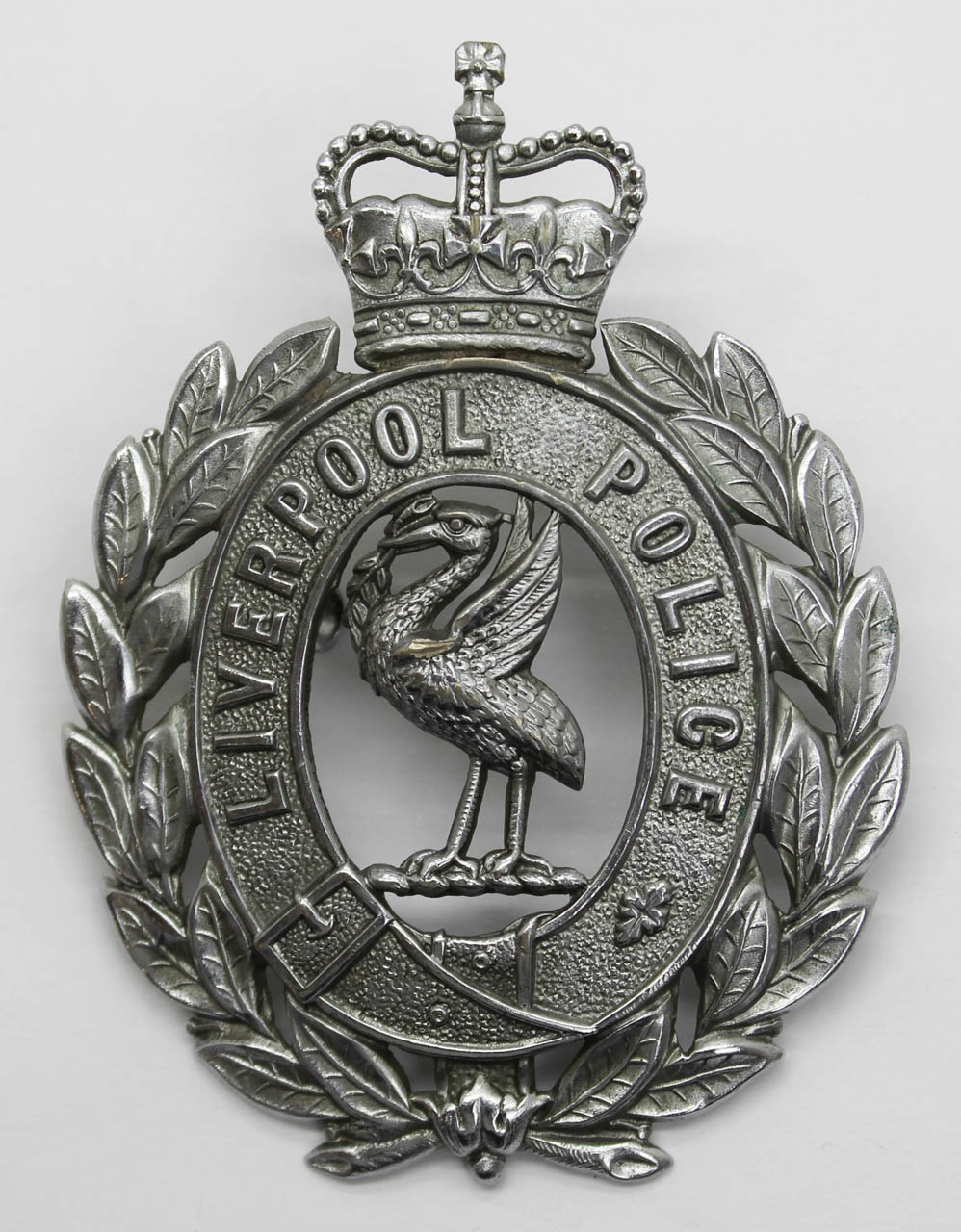 Liverpool City Police Wreath Helmet Plate - Queen's Crown