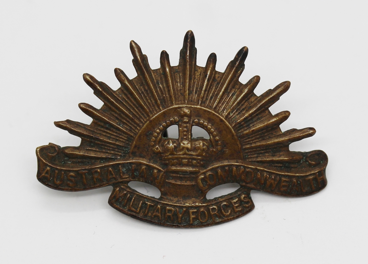 Australian Commonwealth Military Forces Collar Badge - King's Crown