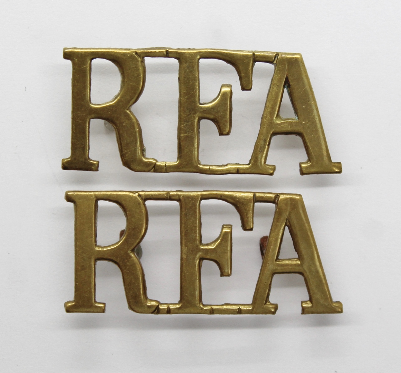 Pair of Royal Field Artillery (R.F.A.) Brass Shoulder Titles
