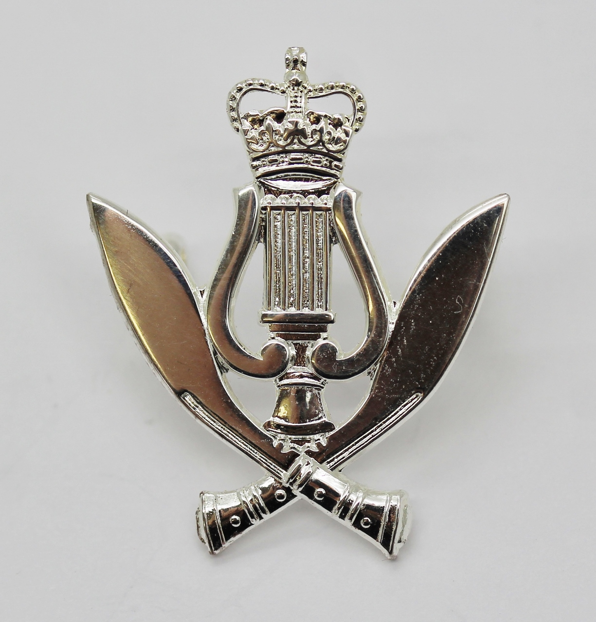 Band of The Brigade of Gurkhas Cap Badge - Queen's Crown