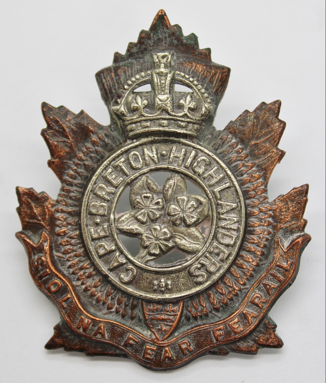 Canadian Cape Breton Highlanders Cap Badge - King's Crown
