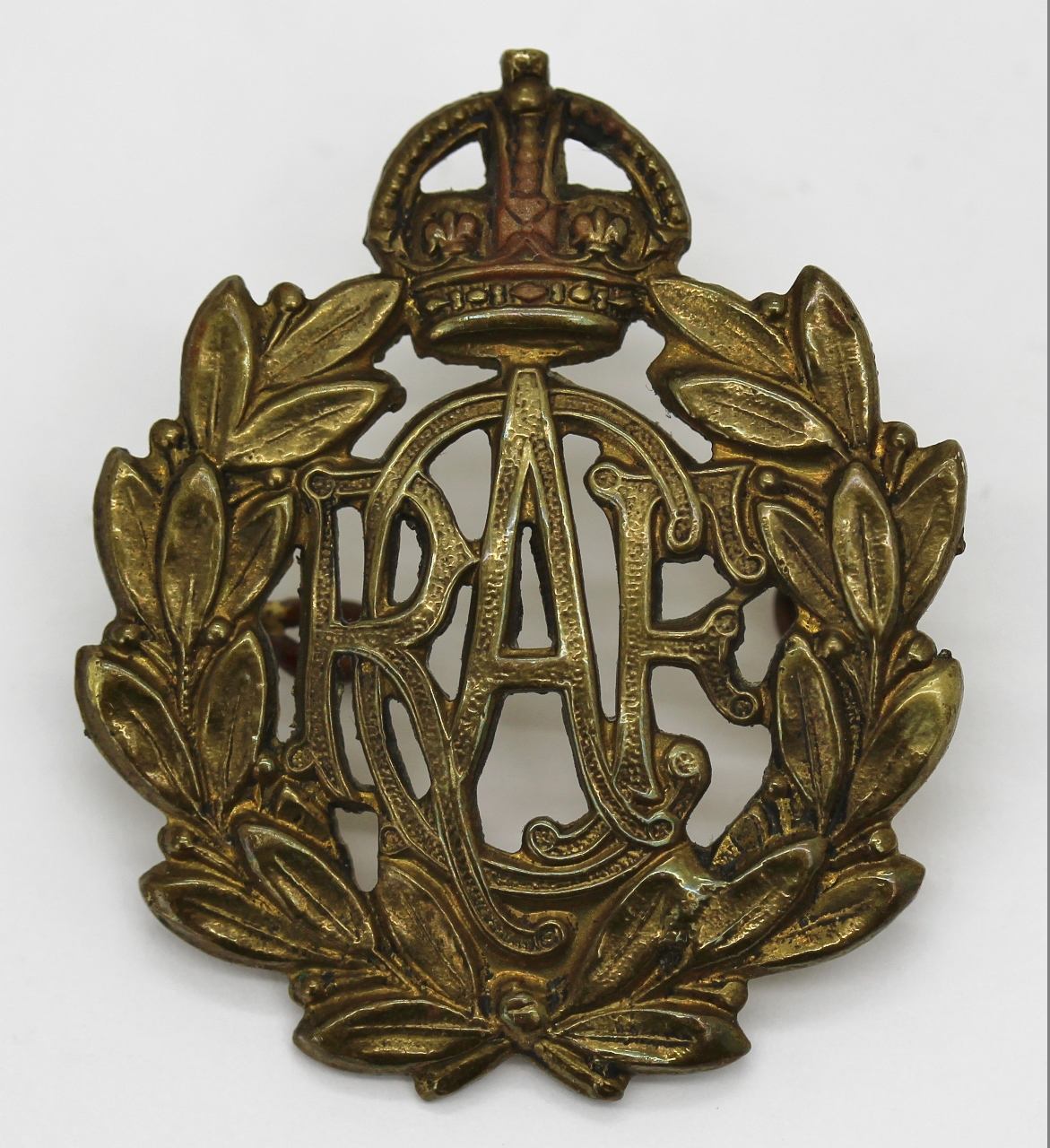 Royal Canadian Air Force (R.C.A.F.)  Cap Badge - King's Crown
