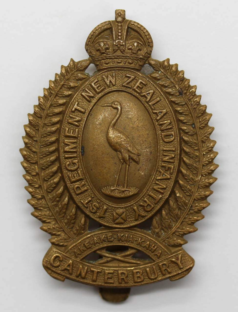 1st Cantebury Regiment New Zealand Infantry Cap Badge - King's Crown