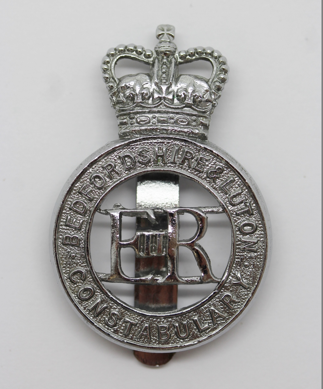 Bedfordshire & Luton Constabulary Cap Badge - Queen's Crown