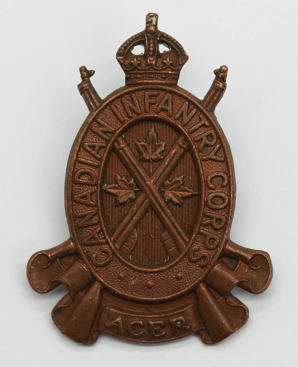 Canadian Infantry Corps Cap Badge - King's Crown