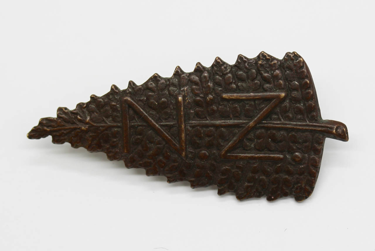 Boer War New Zealand Squadron King's Colonials Collar Badge