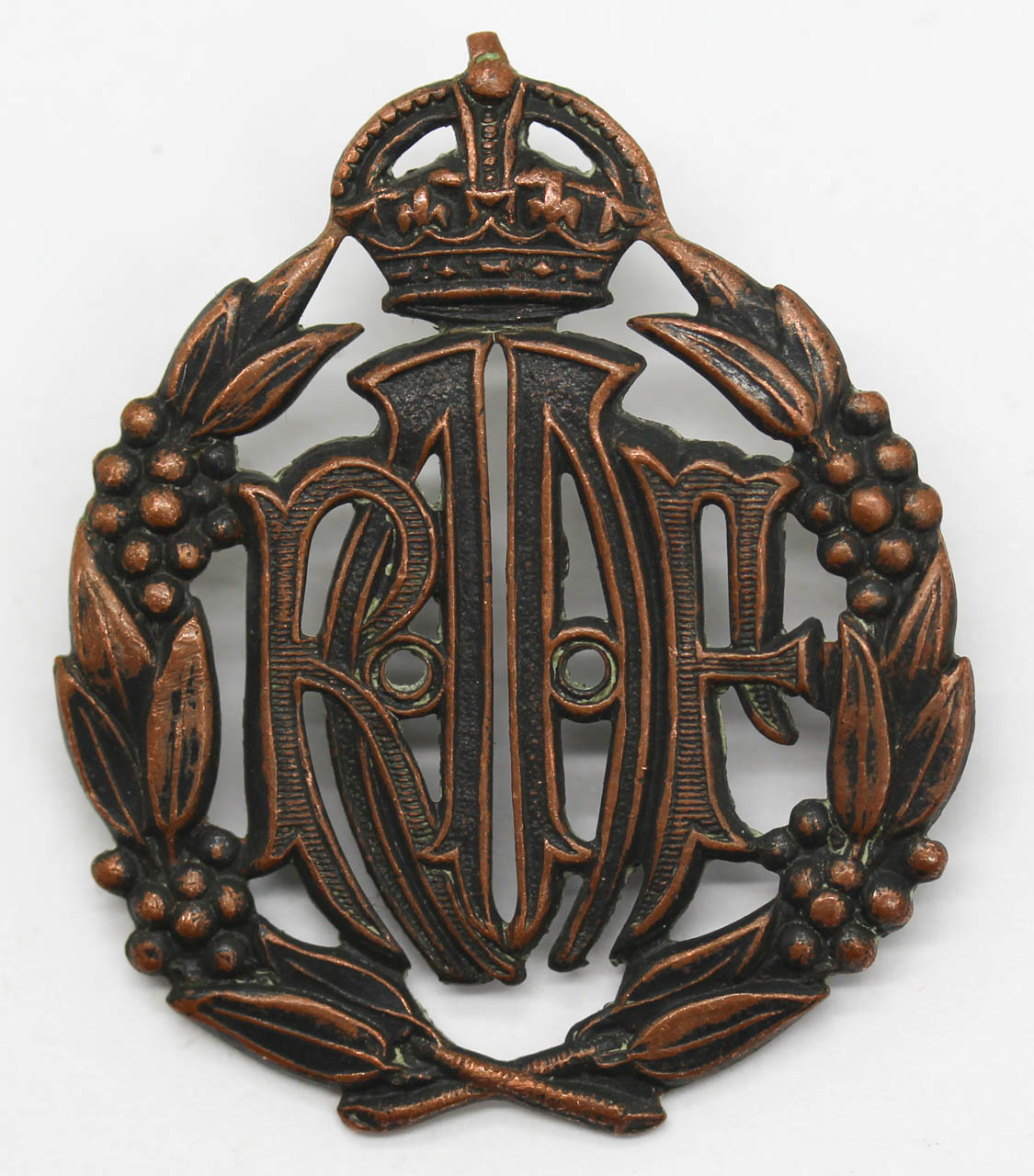 Royal Australia Air Force (R.A.A.F.) Cap Badge - King's Crown