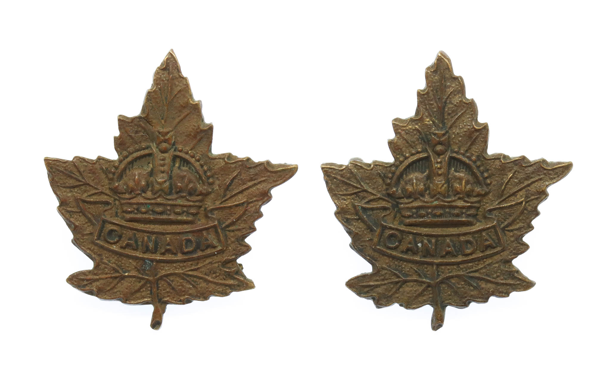 Pair of Canadian WW2 General Service Collar Badges