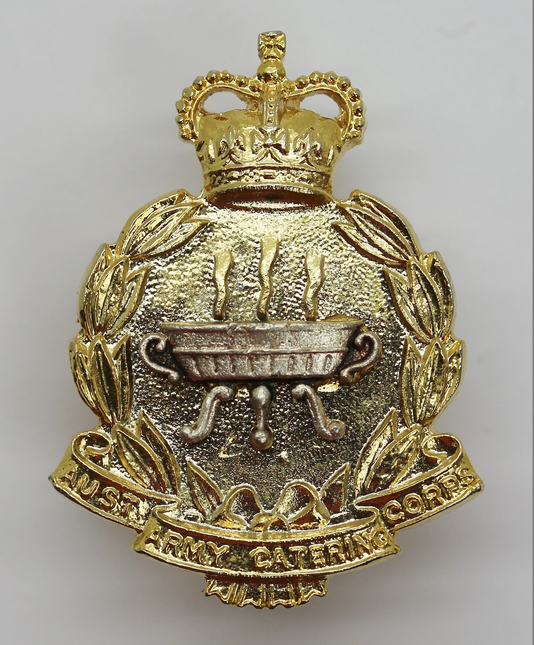 Royal Australian Army Catering Corps Cap Badge - Queens Crown