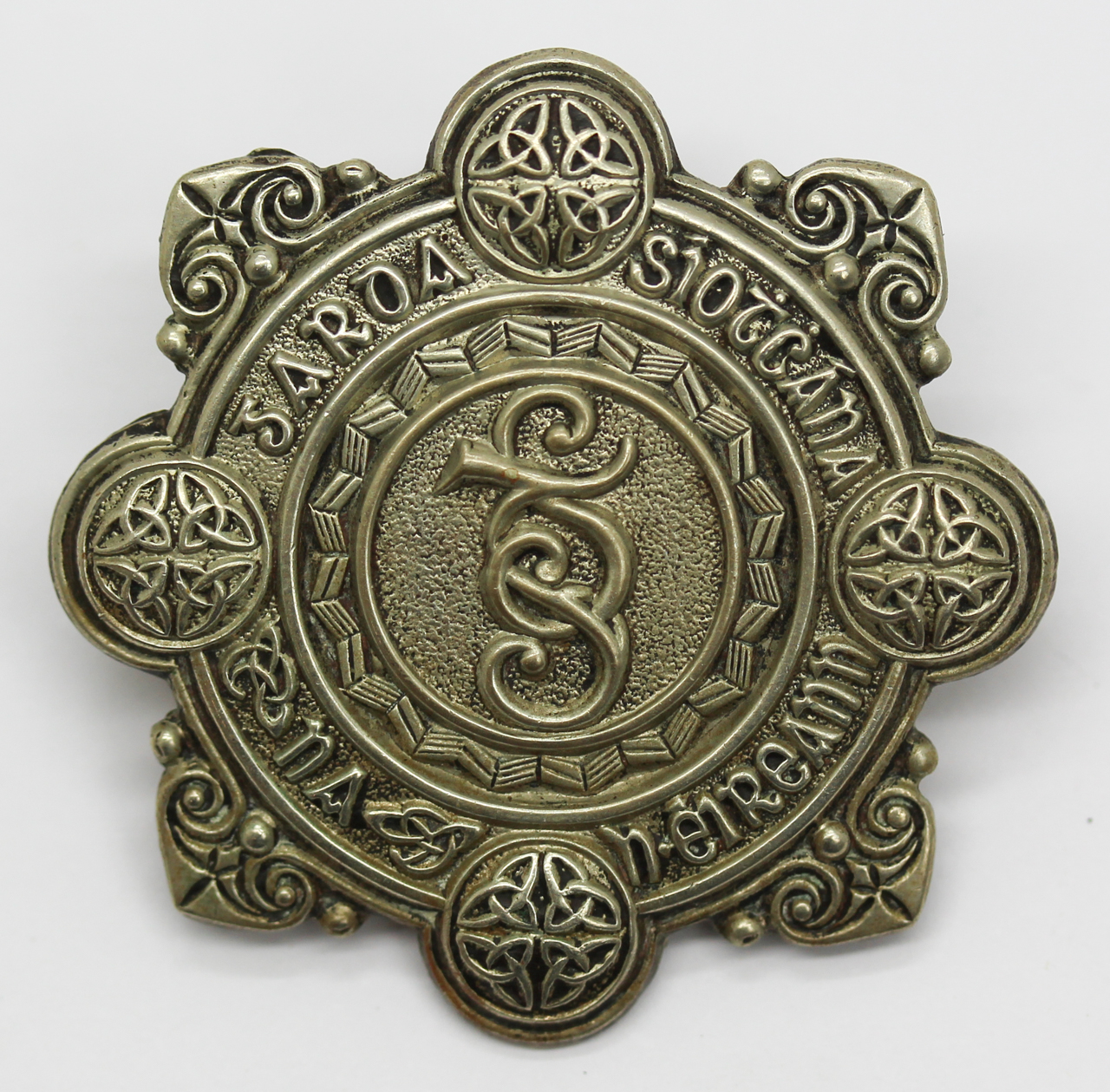 Garda Siochana (Irish Police) Cap Badge