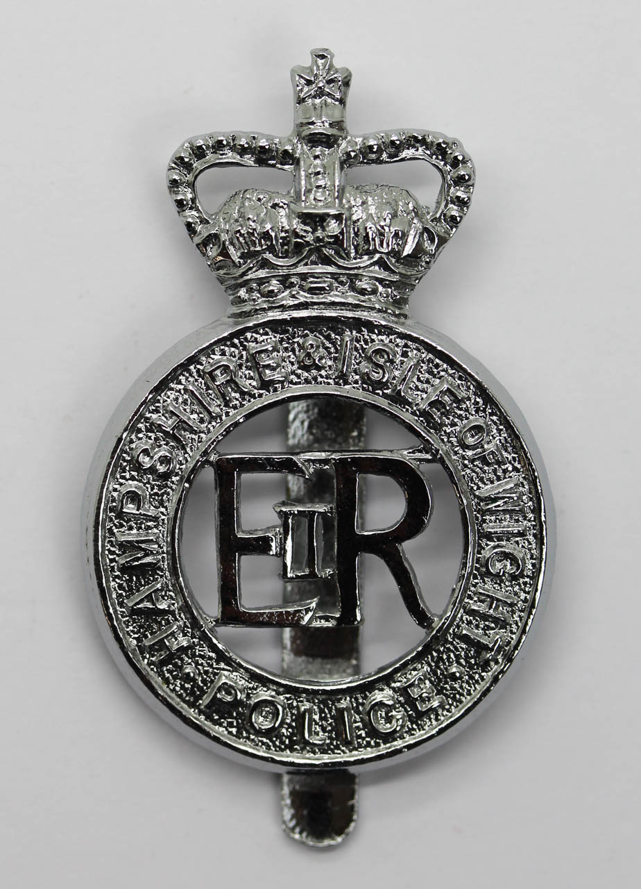 Hampshire & Isle of Wight Police Cap Badge - Queen's Crown