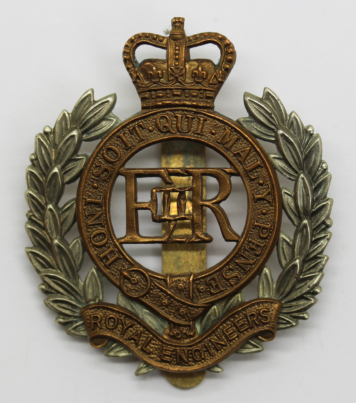 EIIR Royal Engineers Bi-metal Cap Badge
