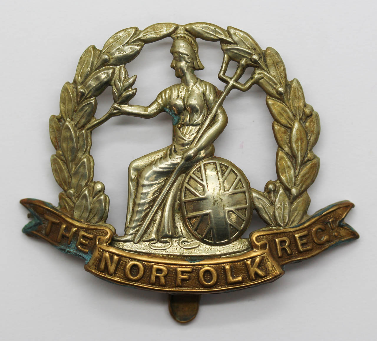 Norfolk Regiment Wreath Cap Badge