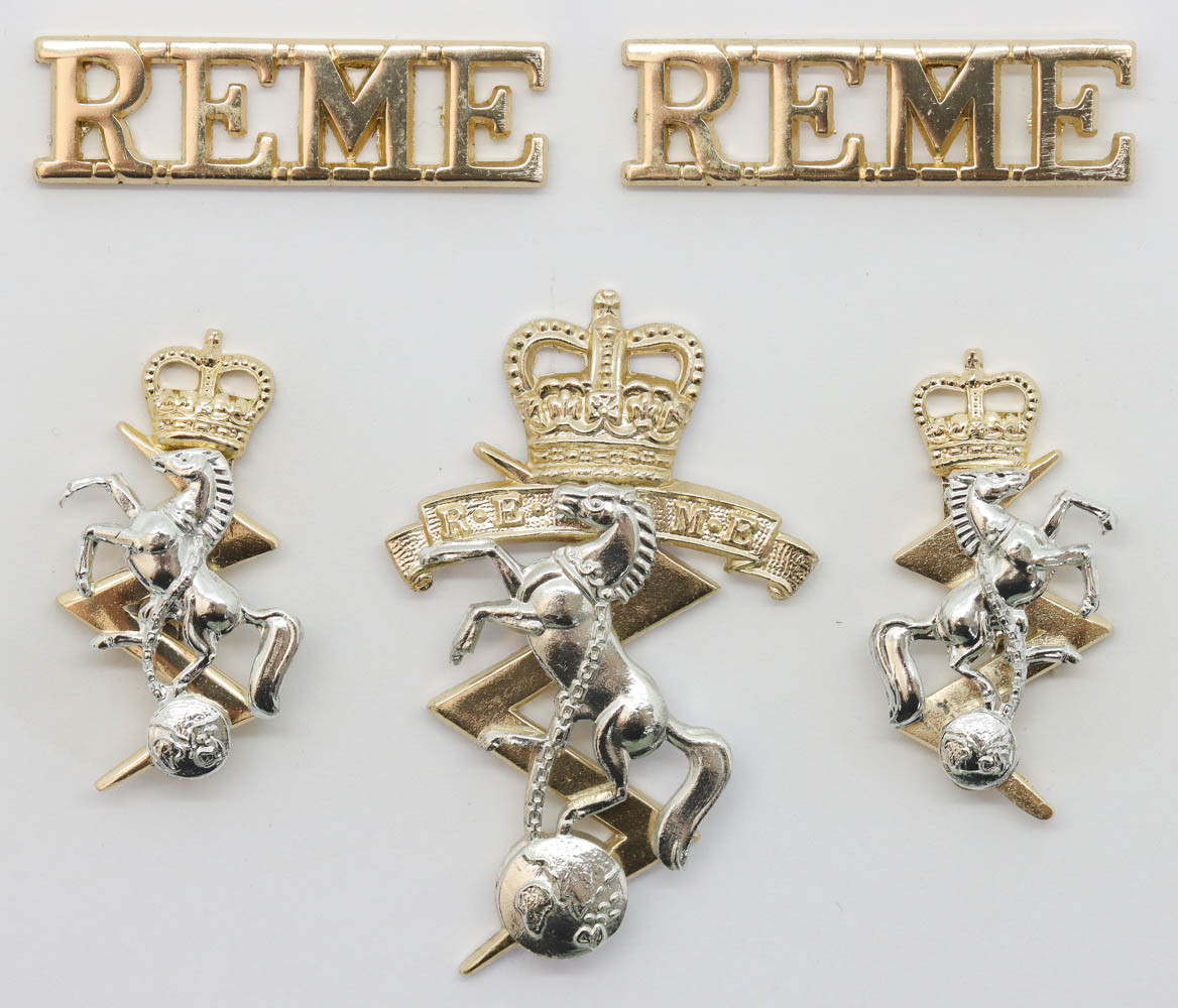 Royal Electrical & Mechanical Engineers (R.E.M.E.) Anodised (Staybrite) Badge Set 