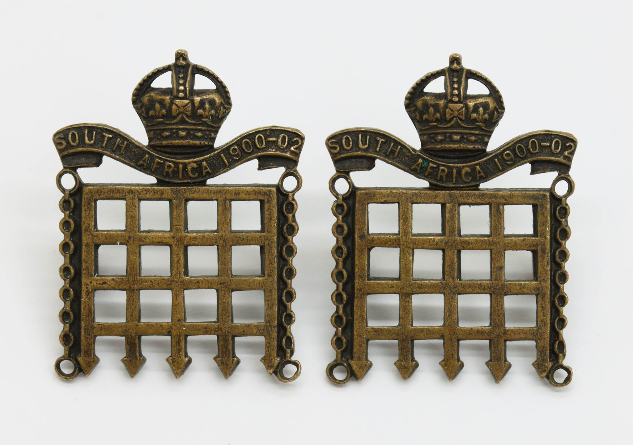 Pair of 16th County of London Bn. (Queen's Westminster Rifles) London Regiment Collar Badges - King's Crown