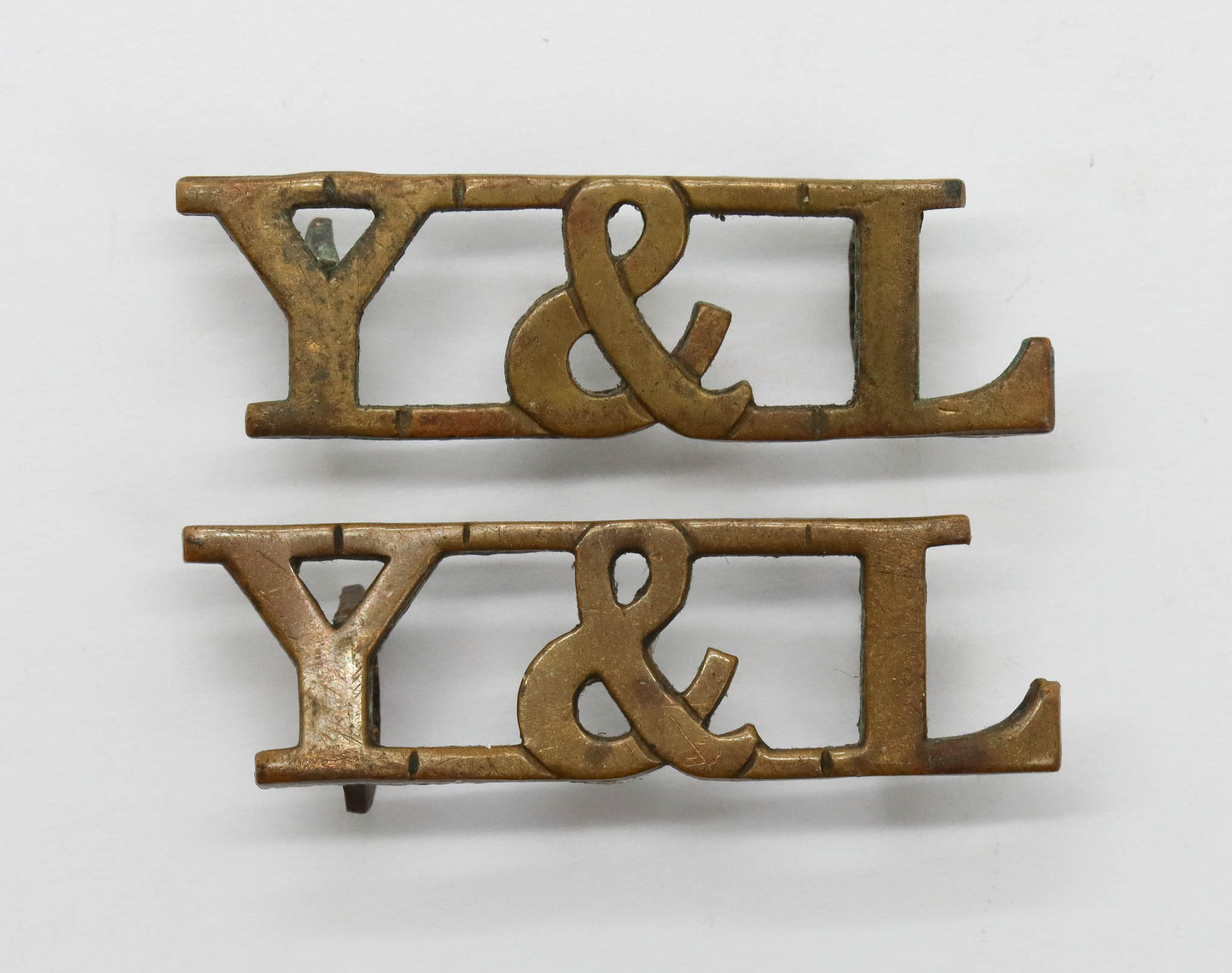 Pair of York & Lancaster Regiment (Y&L) Shoulder Titles