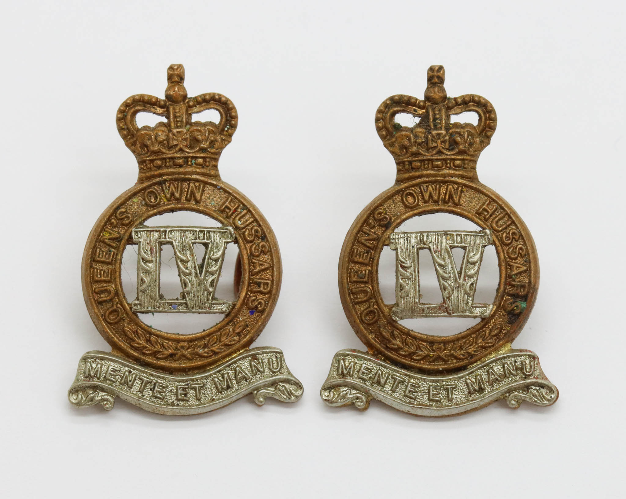 Pair of 4th Queen's Own Hussars Collar Badges - Queen's Crown