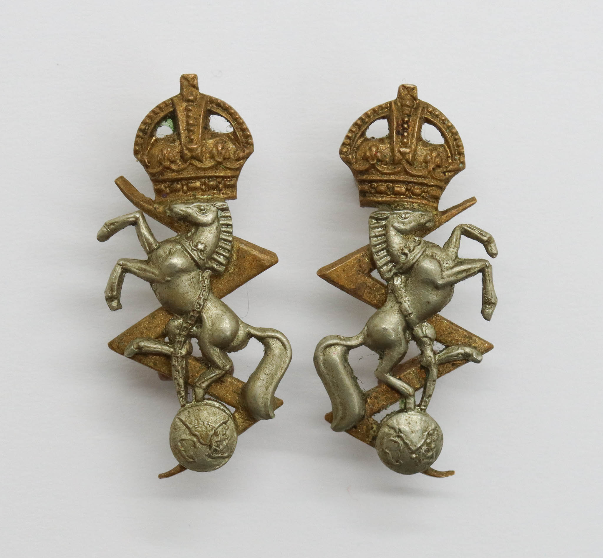Pair of Royal Electrical & Mechanical Engineers (R.E.M.E.) Collar Badges - King's Crown