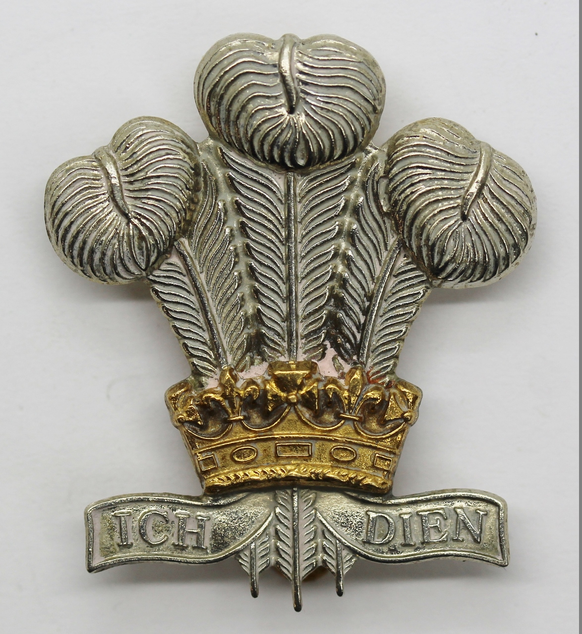 Royal Regiment of Wales Bi-Metal Cap Badge