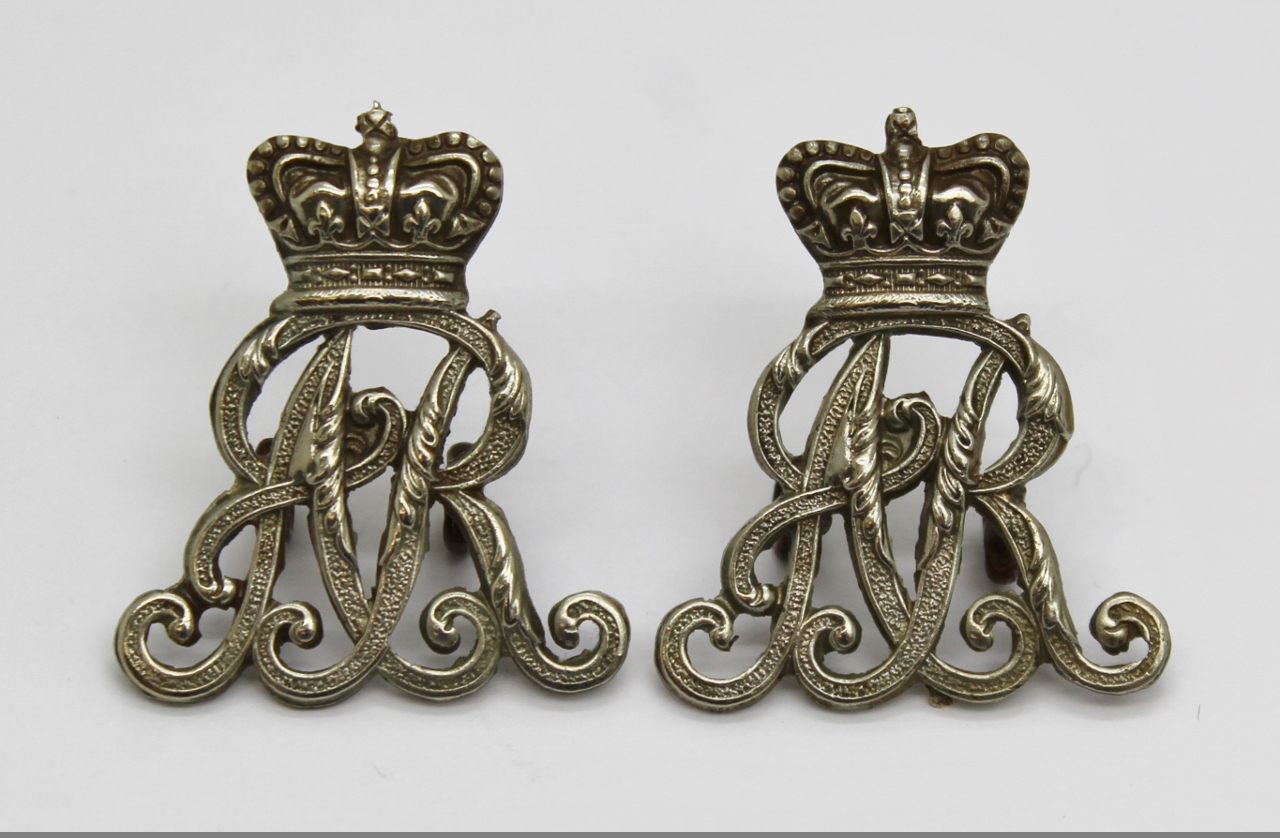 Pair of Queen's Own Oxfordshire Hussars Collar Badges