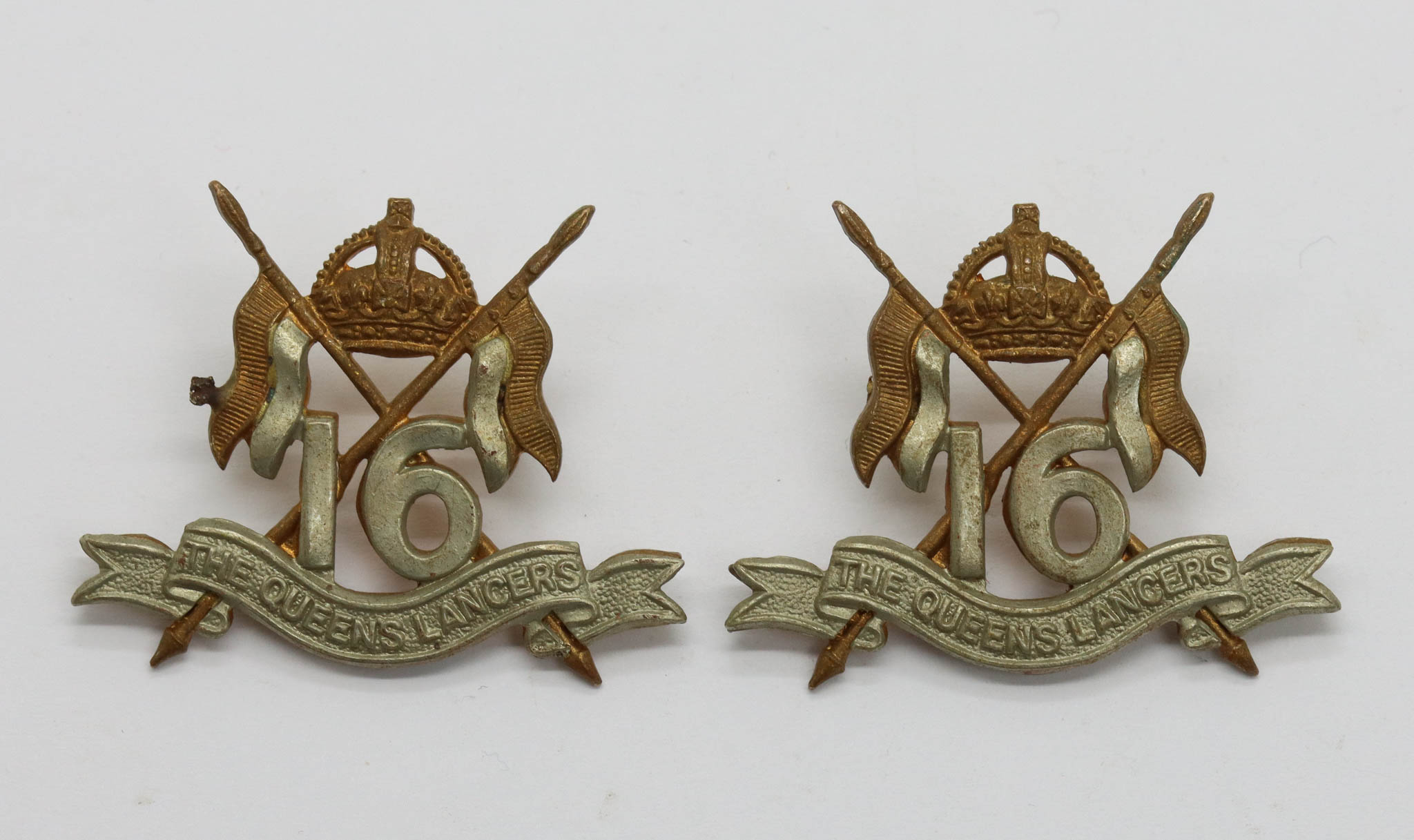 Pair of 16th/5th The Queen's Lancers Collar Badges - King's Crown