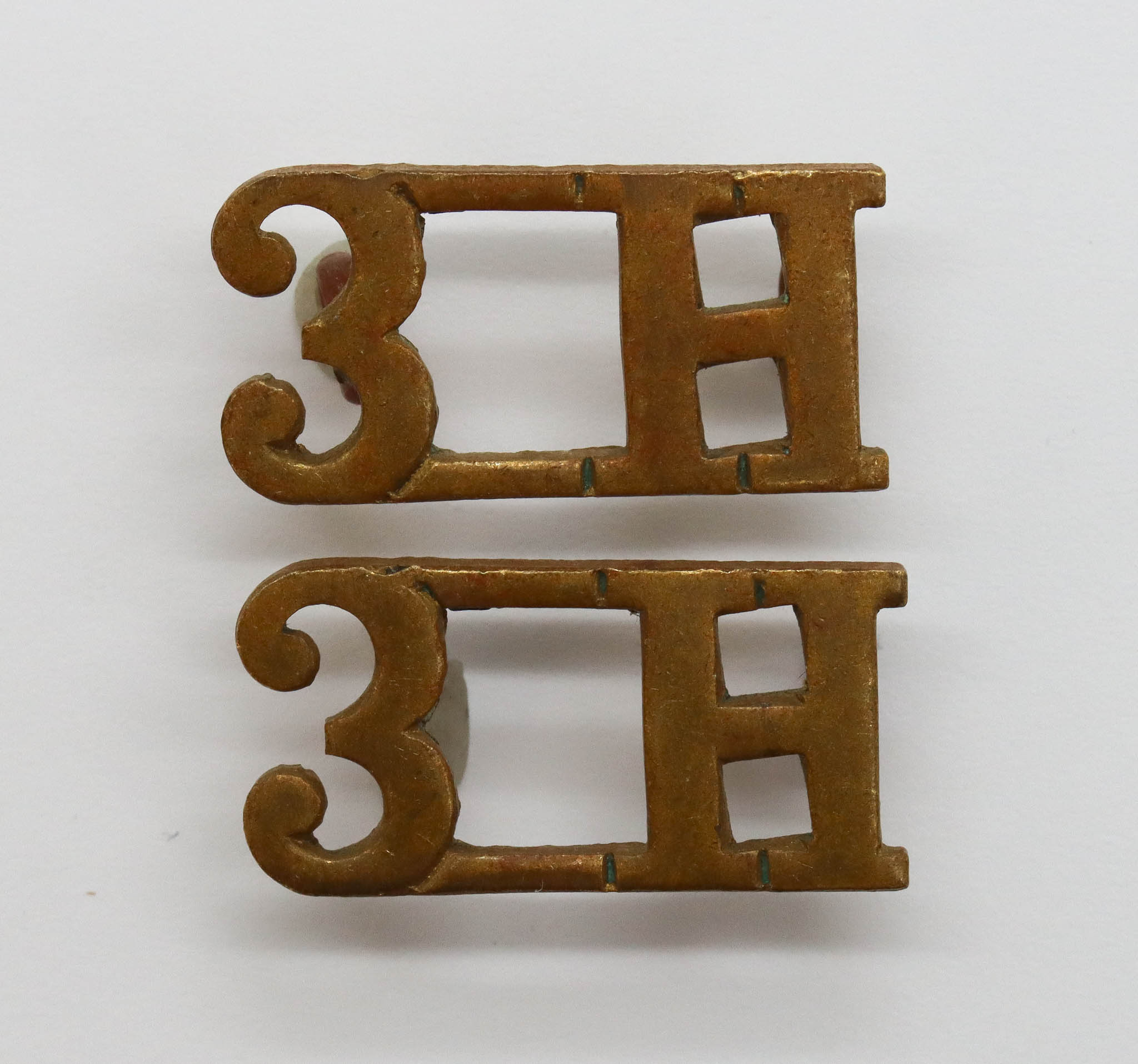 Pair of 3rd Hussars (3H) Shoulder Titles