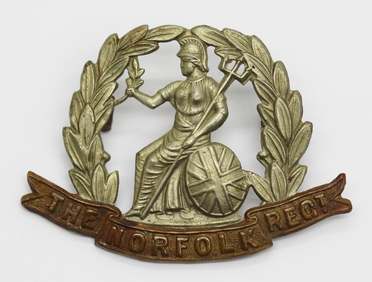 Victorian / Edwardian Norfolk Regiment Cap Badge