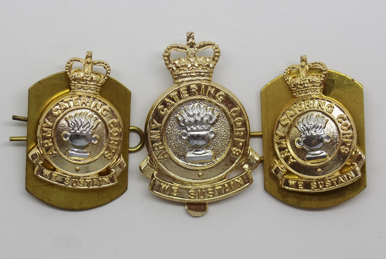 Army Catering Corps Anodised (Staybrite) Cap Badge & Pair of Collars
