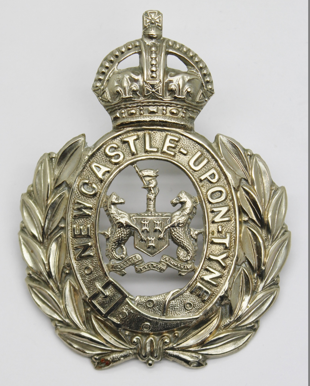 Newcastle - Upon - Tyne City Police Wreath Helmet Plate - King's Crown