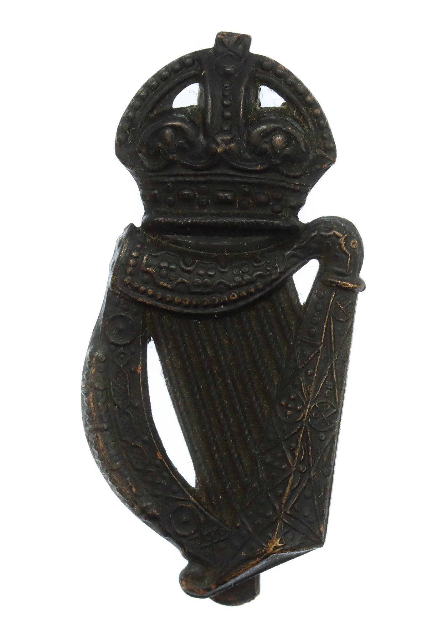 18th County of London Bn. (London Irish Rifles) London Regiment Cap Badge - King's Crown