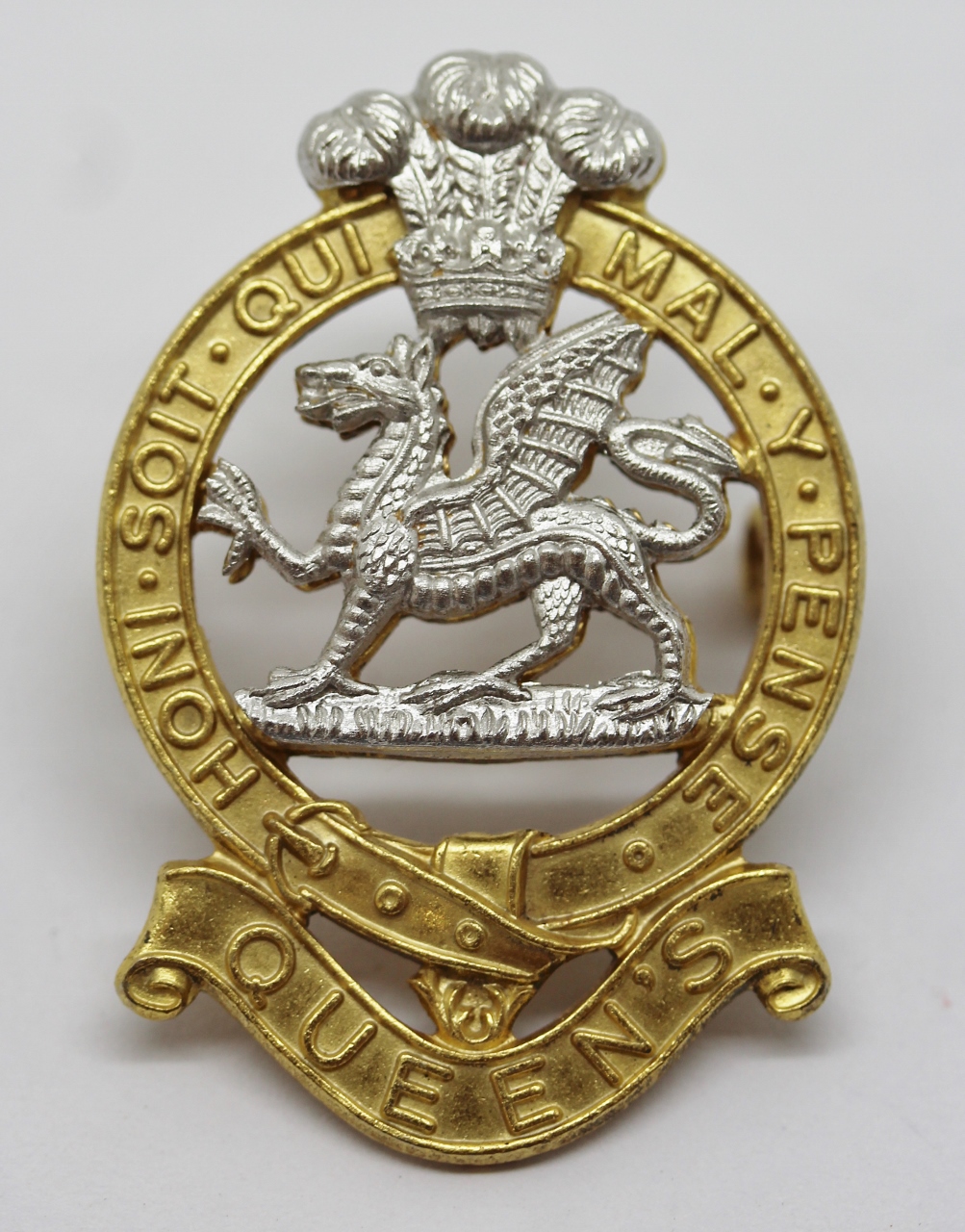 Queens Regiment Officers Cap Badge