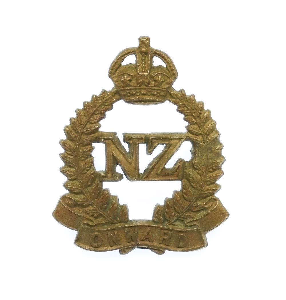 New Zealand Expeditionary Force (N.Z.E.F.) Collar Badge - King's Crown