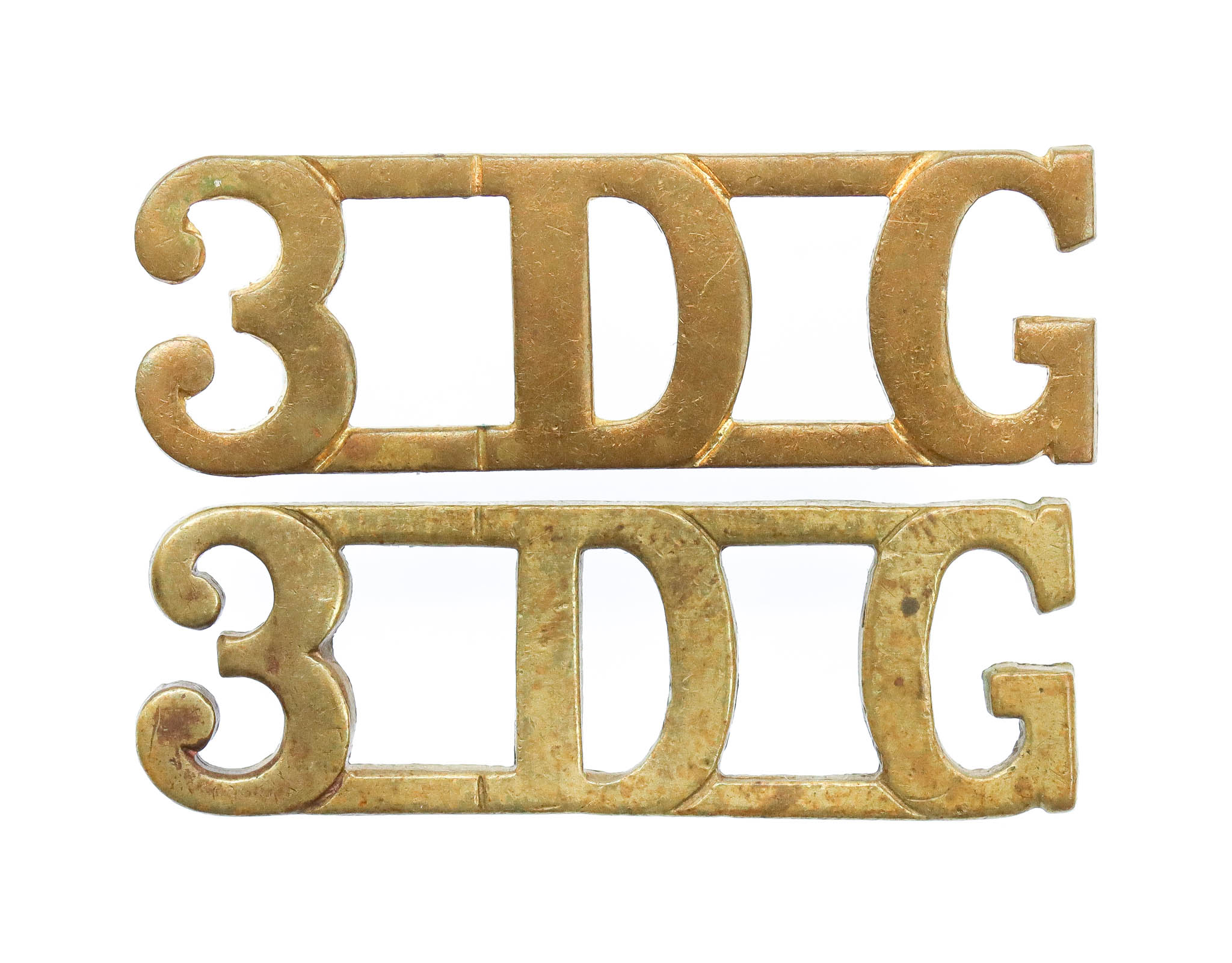 Pair of 3rd Dragoon Guards (3DG) Shoulder Titles
