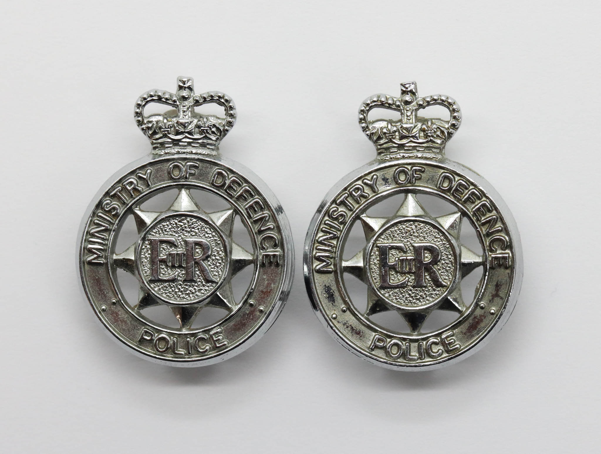 Pair of Ministry of Defence Police Collar Badges - Queen's Crown