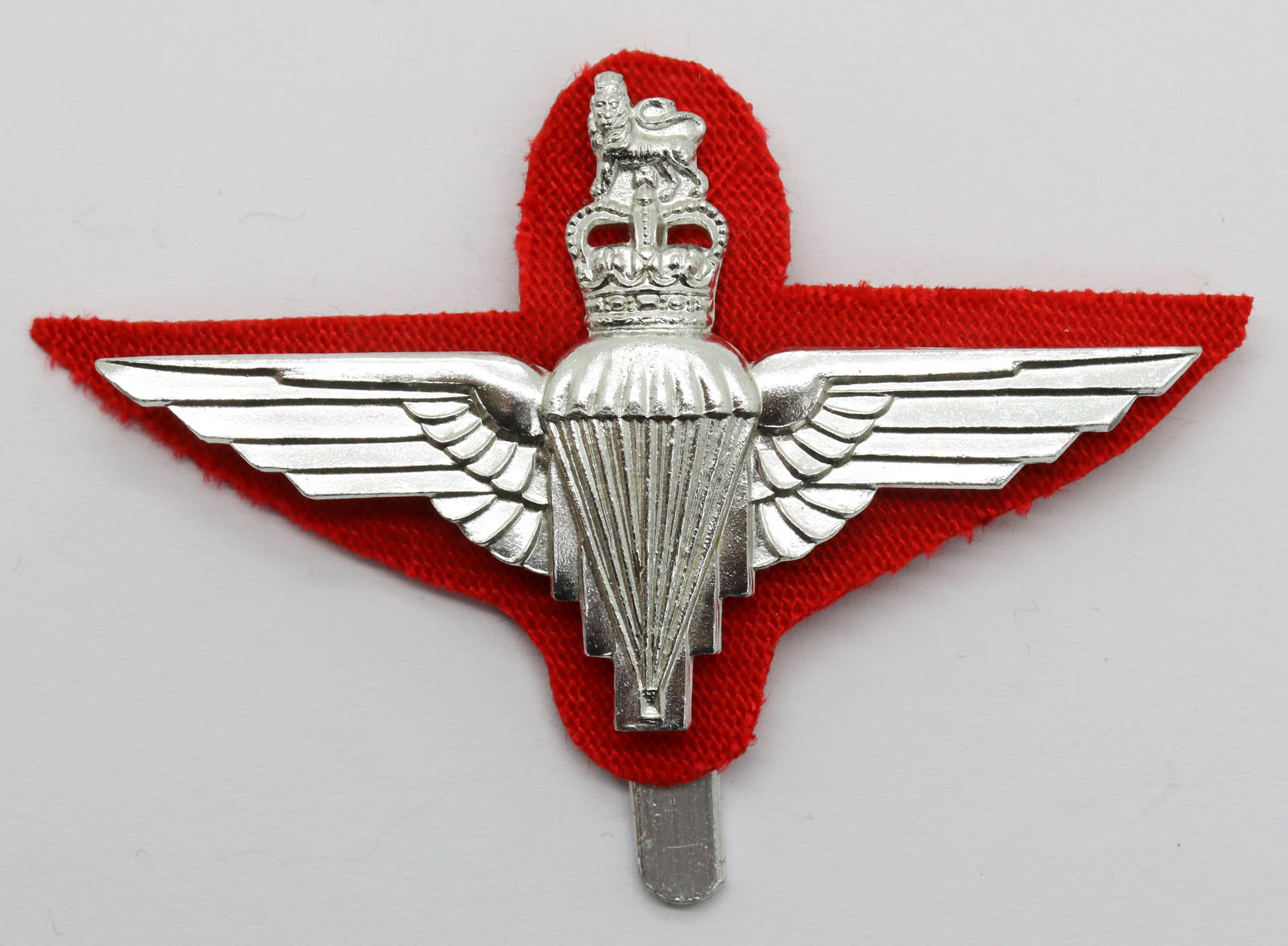 Parachute Regiment Anodised (Staybrite) Cap Badge - Queen's Crown