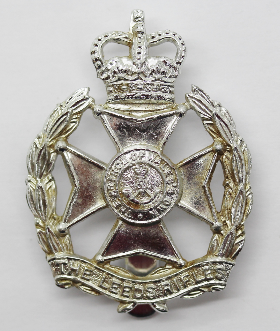Leeds Rifles Anodised (Staybrite) Cap Badge - Queen's Crown