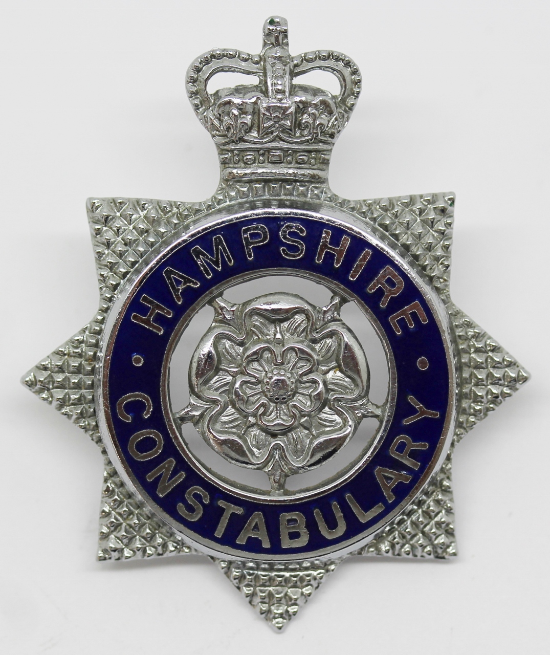 Hampshire Constabulary Senior Officer's Enamelled Cap Badge - Queen's Crown