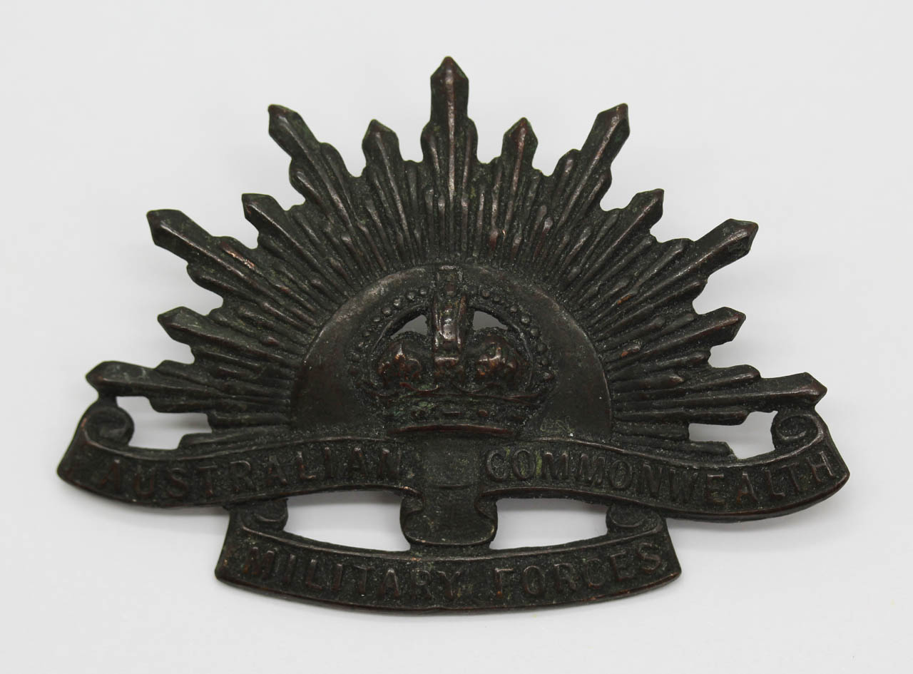 Australian Commonwealth Military Forces Slouch Hat Badge - King's Crown