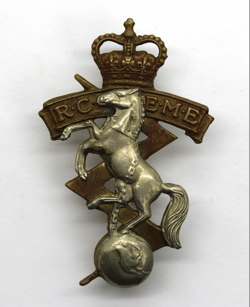 Royal Canadian Electrical & Mechanical Engineers (R.C.E.M.E.) Cap Badge - Queen's Crown