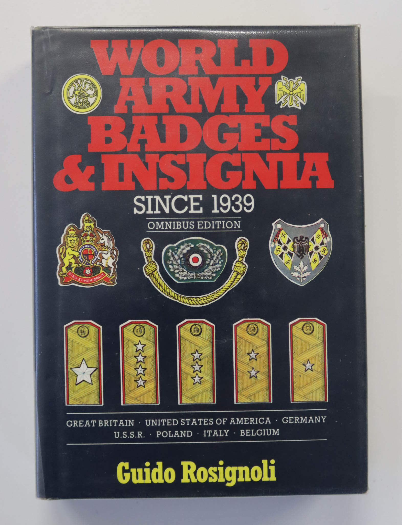Book - World Army Badges and Insignia since 1939