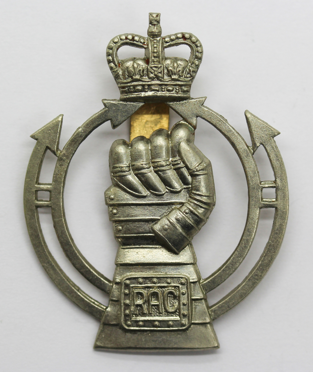 Royal Armoured Corps (R.A.C.) Cap Badge - Queen's Crown