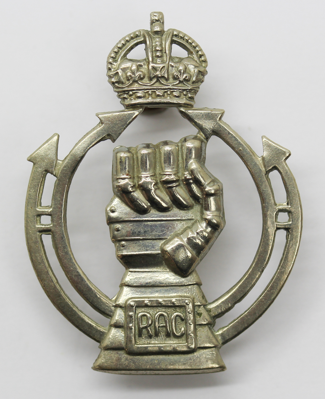 Royal Armoured Corps (R.A.C.) Cap Badge - King's Crown (2nd Pattern)